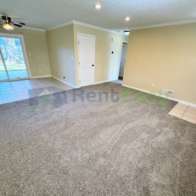 Building Photo - 949 Redwood Cir