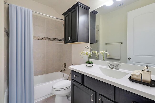 Building Photo - 3009 Silvergrass Cv