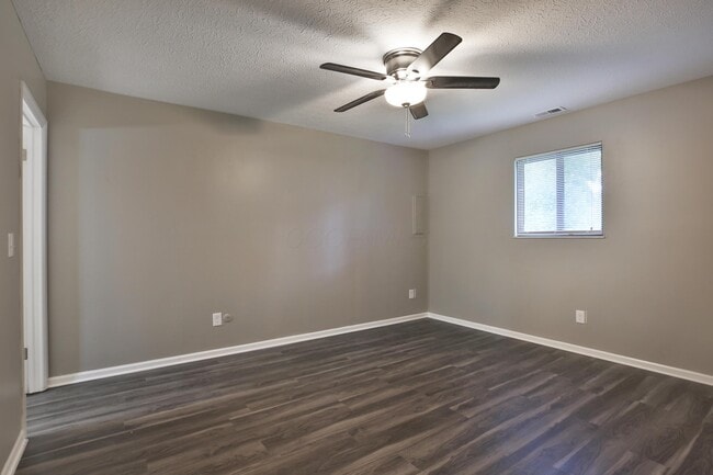 Building Photo - 914 Tradewind Dr