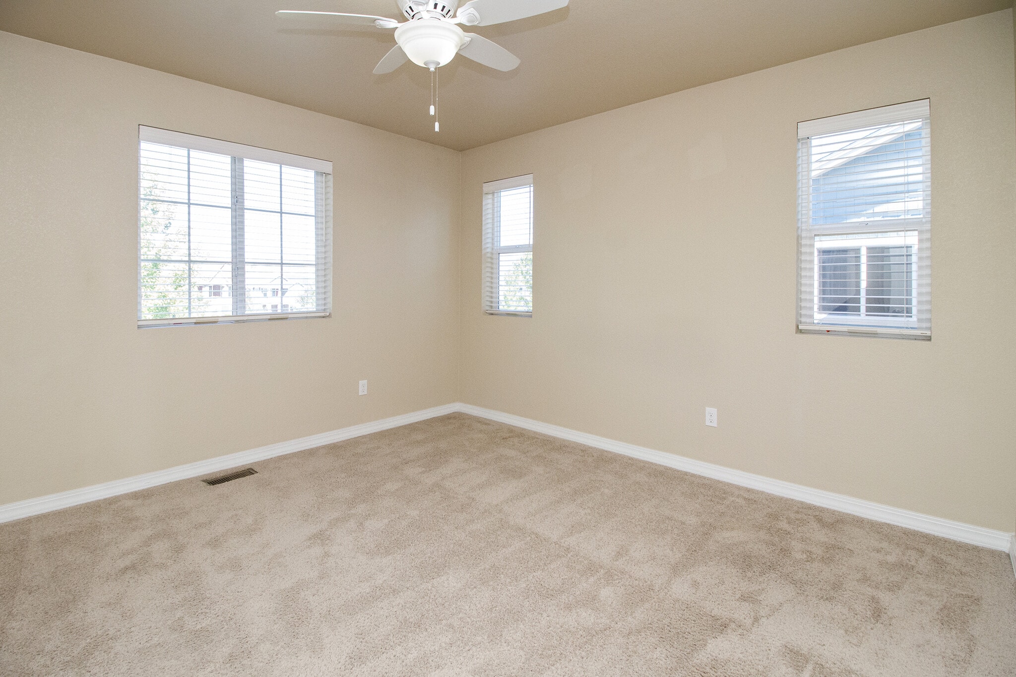 Building Photo - 1728 Portland Gold Dr