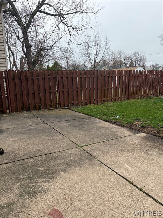 Building Photo - 420 18th St