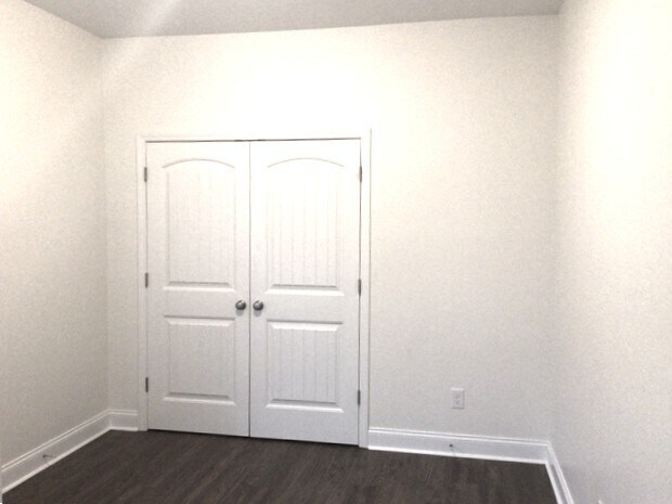 Building Photo - 104 Stagecoach Ln