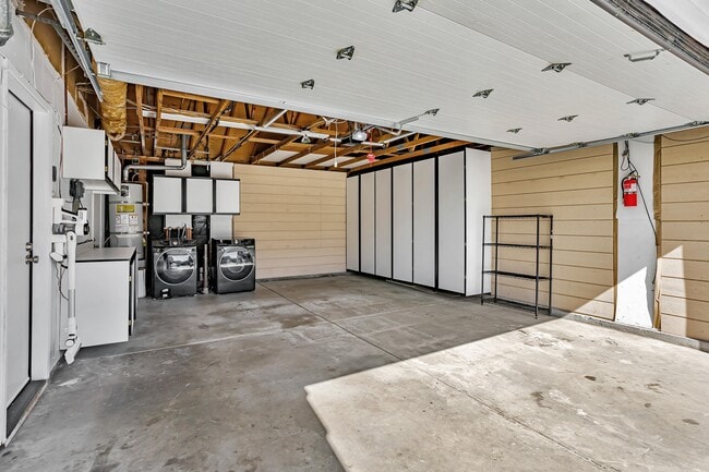 Building Photo - 427 Summerwood Dr