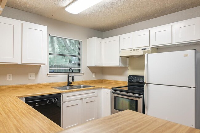 Building Photo - 2906 Jadewood Ct