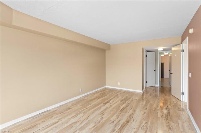 Building Photo - 1444 W 10th St