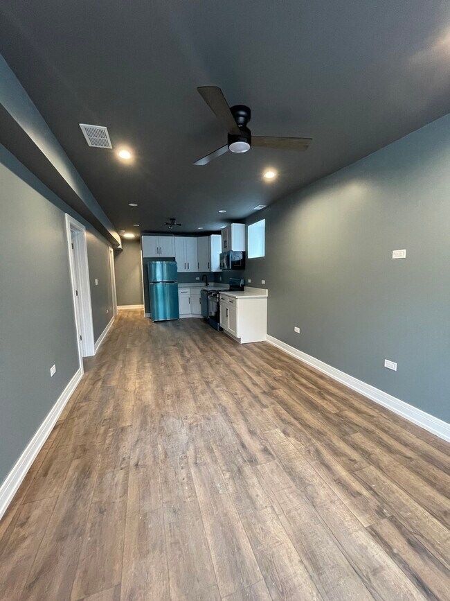 Building Photo - 1531 S Harding Ave