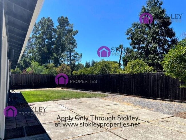 Building Photo - 521 Wilbur Dr