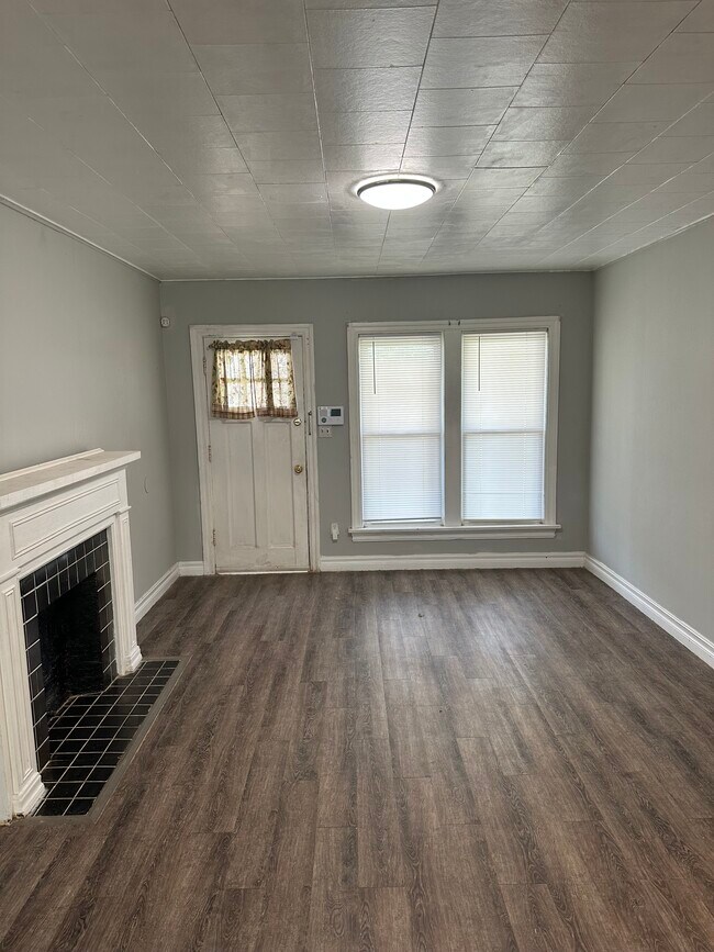 Building Photo - 308 SW 44th St