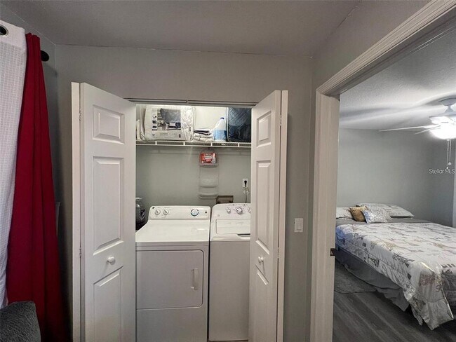 Building Photo - 4518 Commander Dr