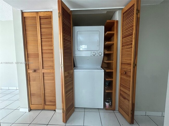 Building Photo - 3605 SW 17th St