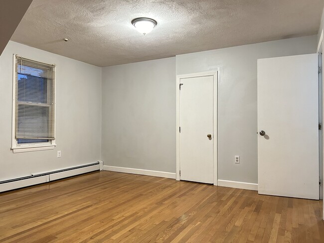 Building Photo - 318 Granite St