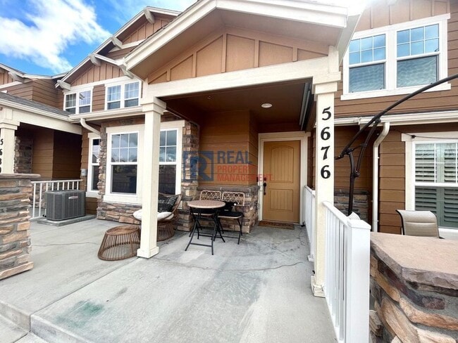 Primary Photo - 5676 Shamrock Heights