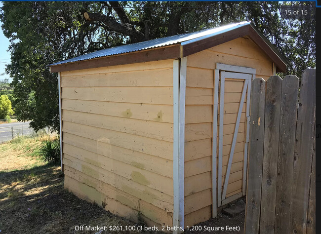 Storage shed 8x11 - 1134 Oro Dam Boulevard West