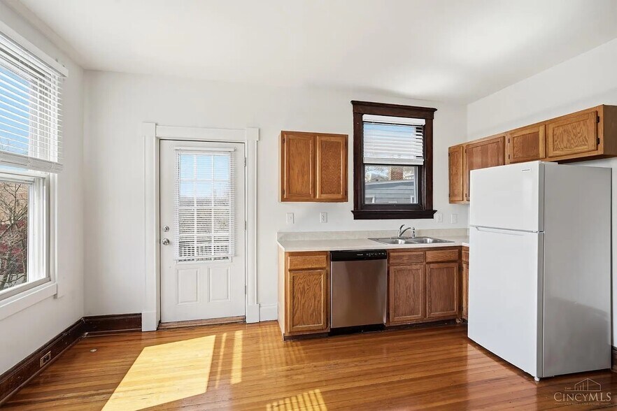 Building Photo - 535 Klotter Ave