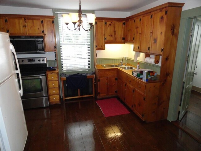 Building Photo - 47 Mill St