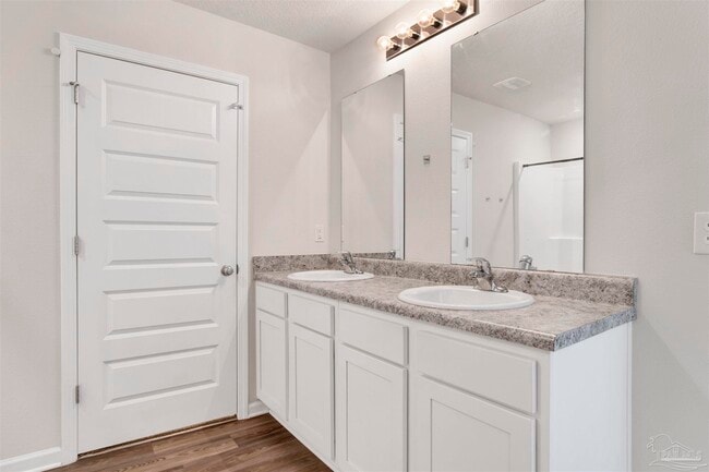 Building Photo - 5249 Peach Dr