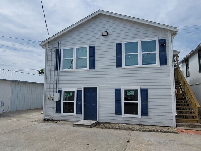 Building Photo - 5211 Ave S