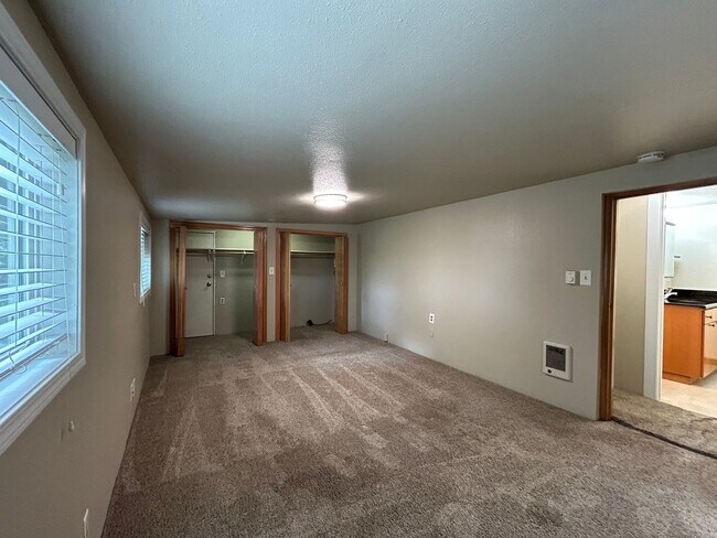 Building Photo - Stunning Views! Secluded 2 Bed, 1 Bath Gem!