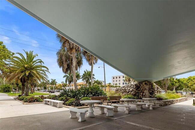 Building Photo - 3273 S Beneva Rd