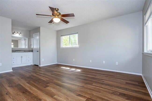 Building Photo - 3611 Gable Dr