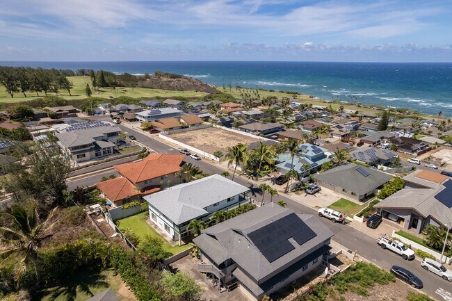 Building Photo - Luxury Maui Living in a Spacious Wailuku Showpiece