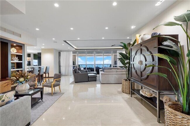 Building Photo - 101 S Fort Lauderdale Beach Blvd