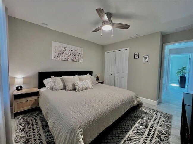 Building Photo - 1194 S Lassonde St