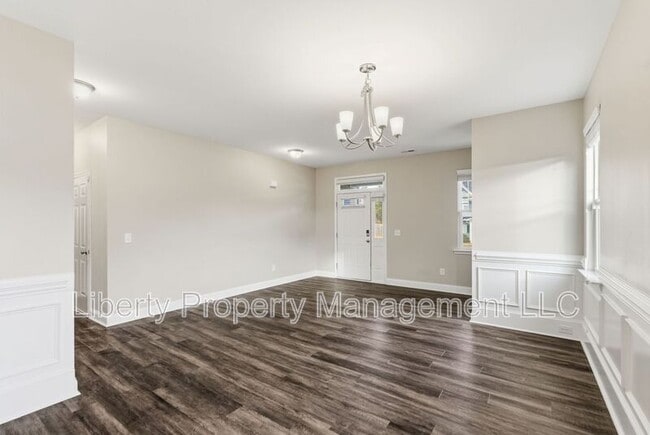 Building Photo - 588 Angel Oak Dr