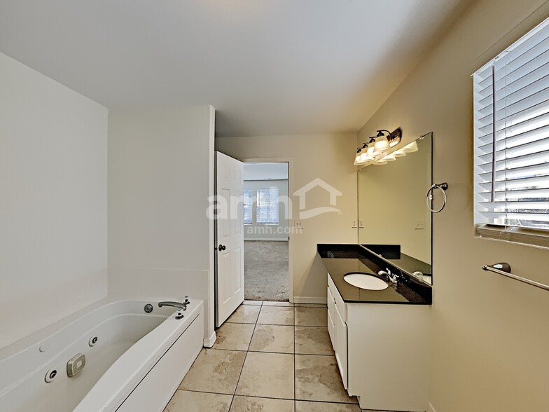 Building Photo - 1830 S 875 E