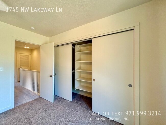 Building Photo - 1745 NW Lakeway Ln