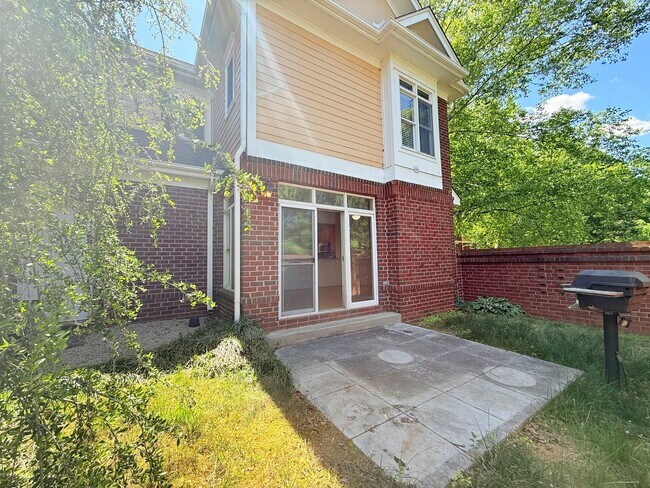 Building Photo - 19327 Beaufain St