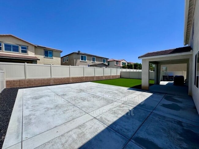 Building Photo - 34118 Willow Stone St