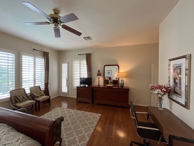 Building Photo - Beautiful 3 bedroom home with pool located in Castle Gate Community