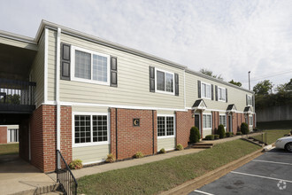 Building Photo - Trailside on Main