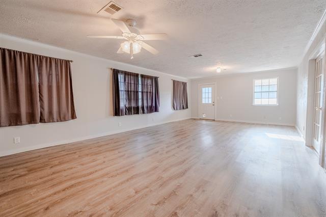 Building Photo - 1321 Mercedes St