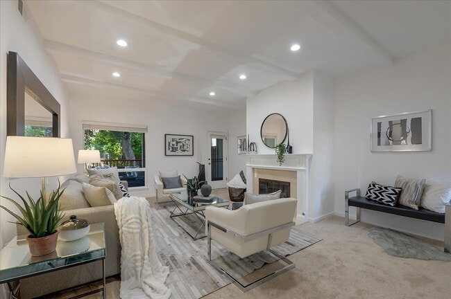 Building Photo - 1150 Pine St