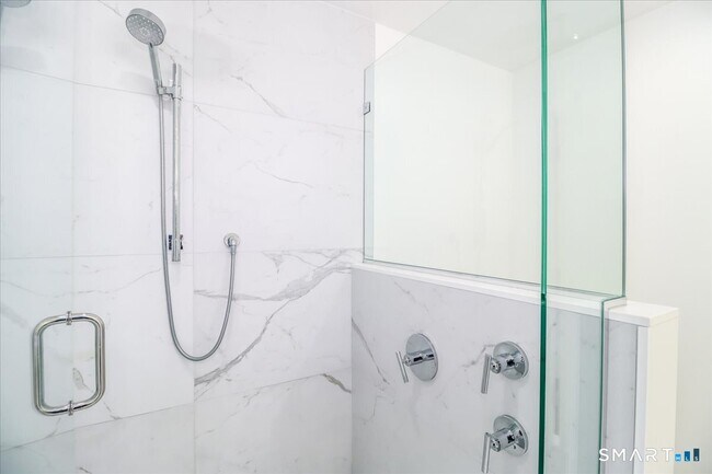 Building Photo - 58 Davenport Dr