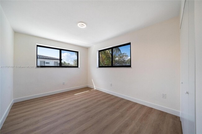 Building Photo - 7994 Crespi Blvd