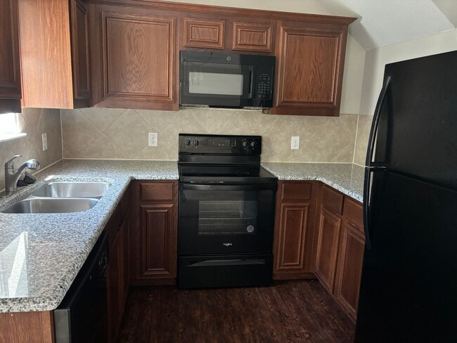 Building Photo - 1402 Park Pl