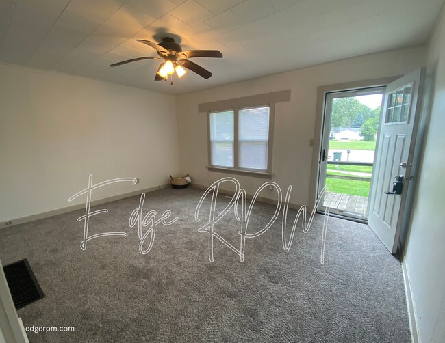 Building Photo - NOW AVAILABLE! Charming 2-bedroom in Water...