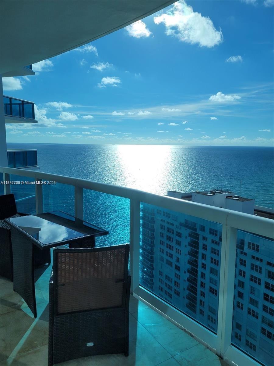 Building Photo - 2711 S Ocean Dr