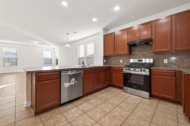 Building Photo - 21015 Blackstone Villa Ln