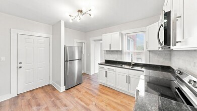 Building Photo - Wooster Sq 2-Bedroom with W/D & Parking