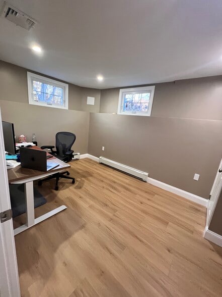 Building Photo - 25A Elmbrook Rd