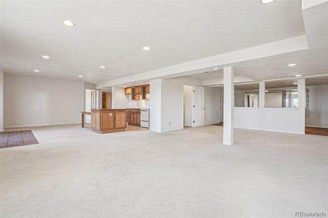 Building Photo - 6333 S Sicily Way