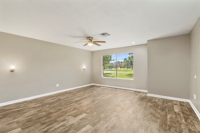 Building Photo - 3411 Balboa Cir