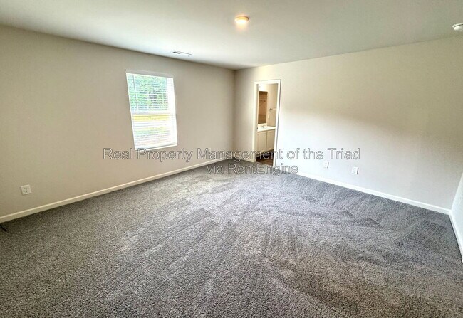 Building Photo - 4104 Devonwood Ct