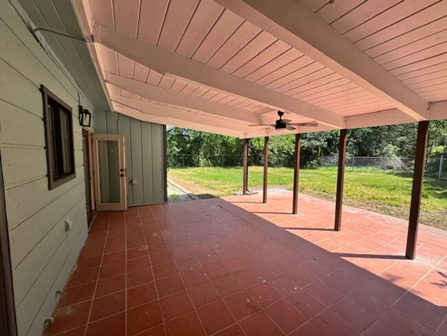 Building Photo - Beautiful West Redding Home with $200 Move...