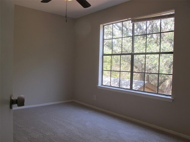 Building Photo - 509 Algerita Dr
