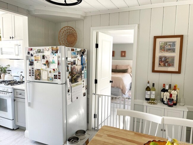 Building Photo - 128 Roosevelt Blvd